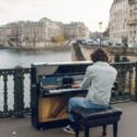 Il jouait du piano içi