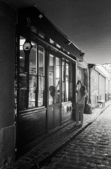 2025-08-02-Canon-EOS-1V-Fomapan400-14_MOD_BW_FRAME_resize