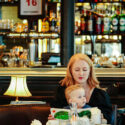 Le petit Matthew et sa maman